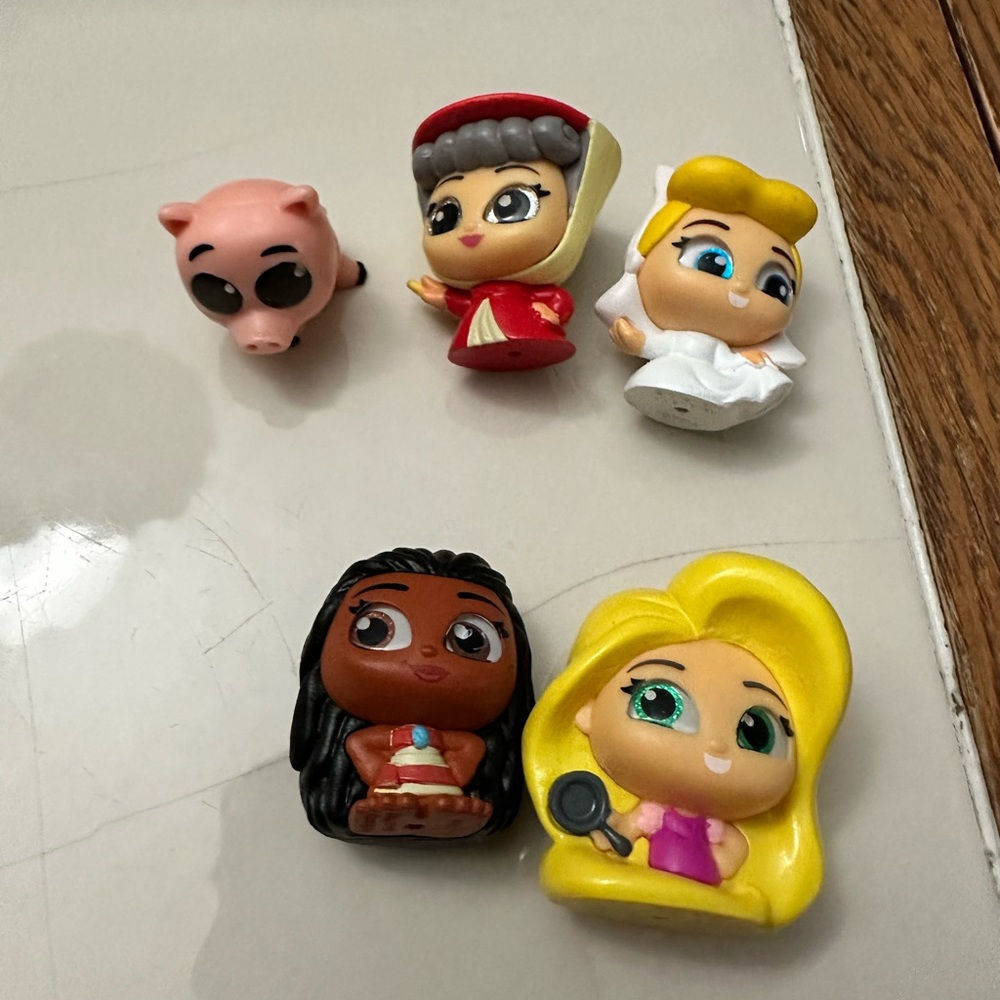 Disney doorables series 5